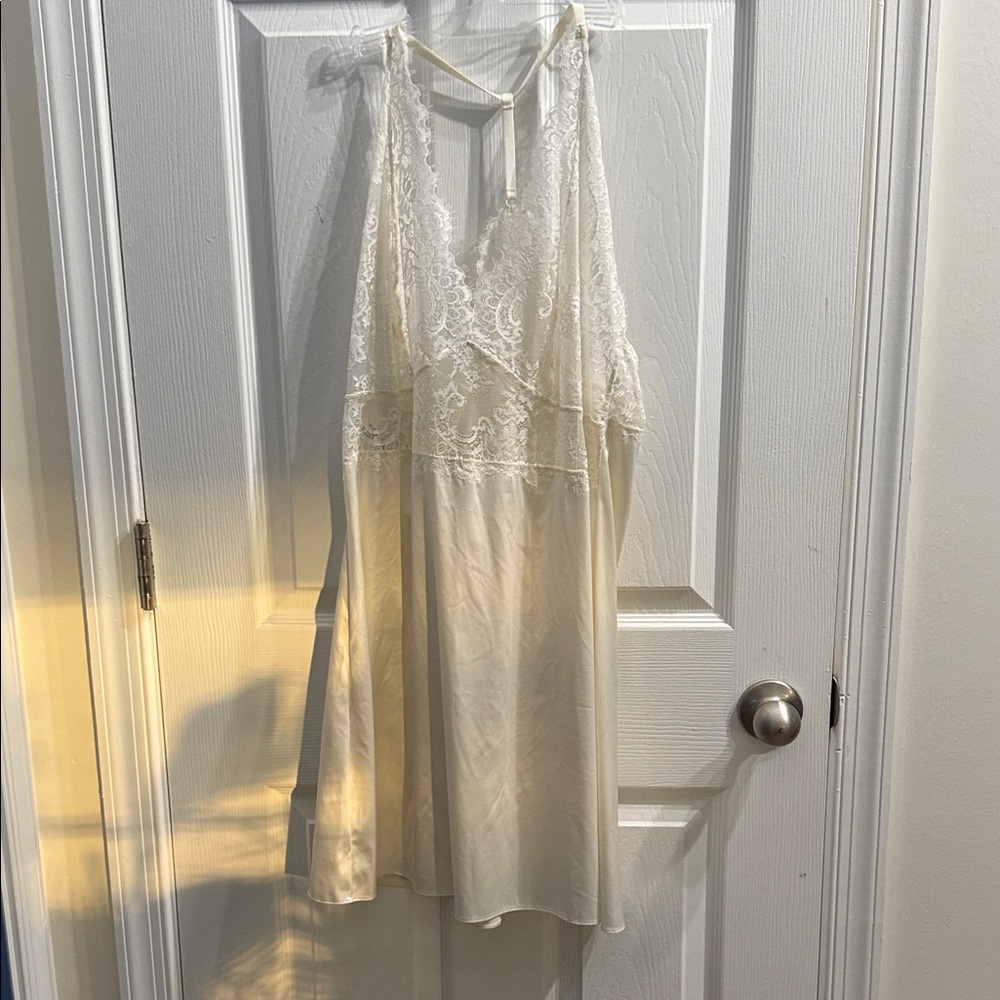 Wacoal Elegant Lace Slip Dress